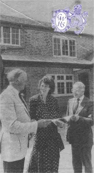 22-587 English Heritage gives FWK's Museum £4500 1989