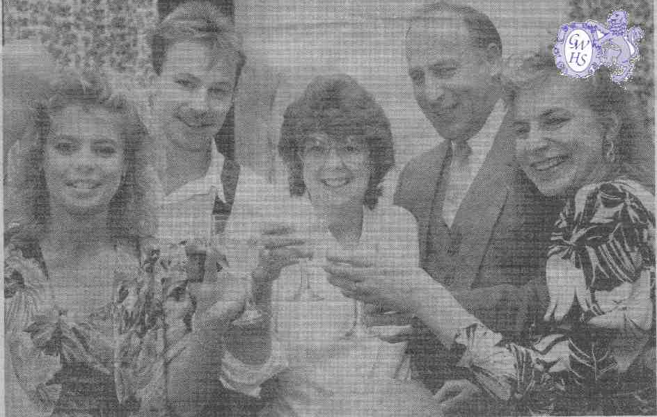 22-588 Mrs Pat Kennedy centre 1990