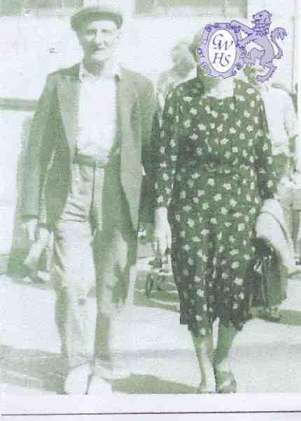 23-871 Walter Thomas Dillon 1881 - 1952 married Edith Mary Munton 1884 - 1987 Wigston Magna