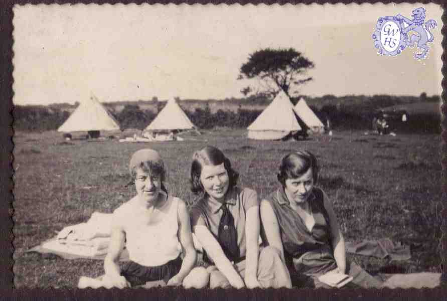 25-012 1st Wigston Guides Lilly Webb Elsie Burnham Kitty Noble in Devon 1933 