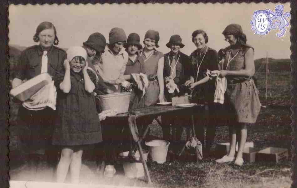 25-018 1st Wigston Rangers with Miss Campion on left 