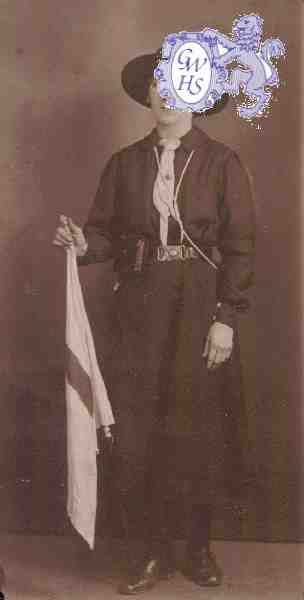 25-046 Elizabeth Bolton 1st Wigston Magna Guides with smaphore flad c 1920
