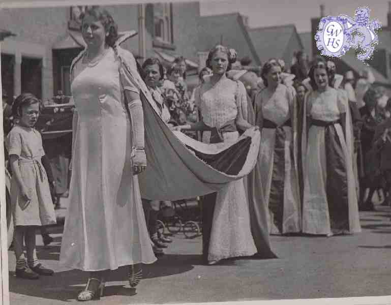 26-052 Carnival Queen 1938 Central Ave Wigston Magna