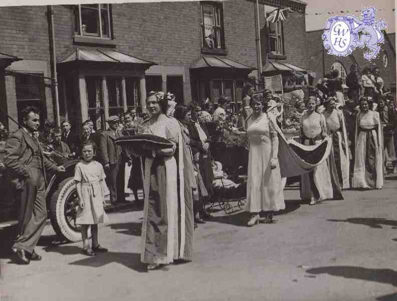 26-053 Carnival Queen Parade 1938 Central Ave Wigston Magna