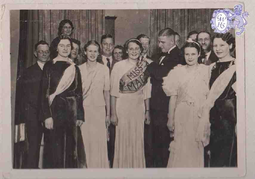 26-055 Carnival Queens presentation 1938 Central Ave Wigston Magna
