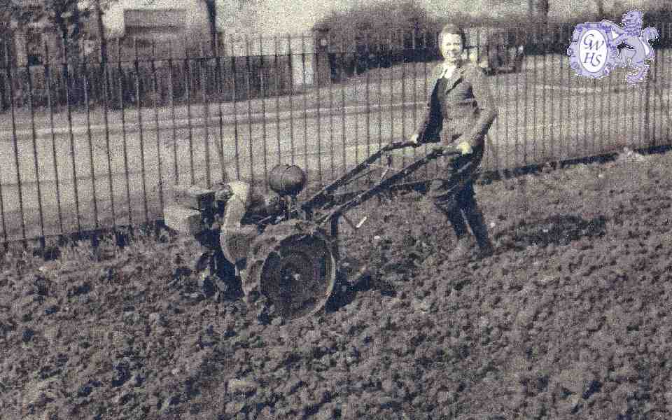 29-152 Land Girl on the Allotments on Aylestone Lane Wigston Magna 1943