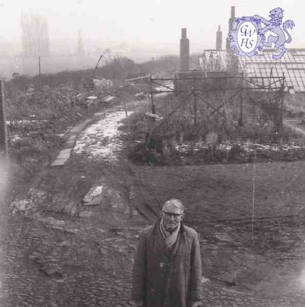 30-129 Bill Horlock  Horlocks Nurseries 1965