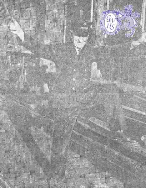30-137 Bill Ecob retires after 46 years in Wigston