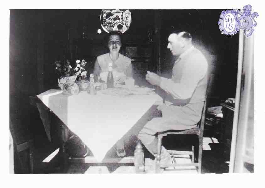 30-157 Wilfred and Joyce Mason Cooks Lane Wigston Magna circa 1935