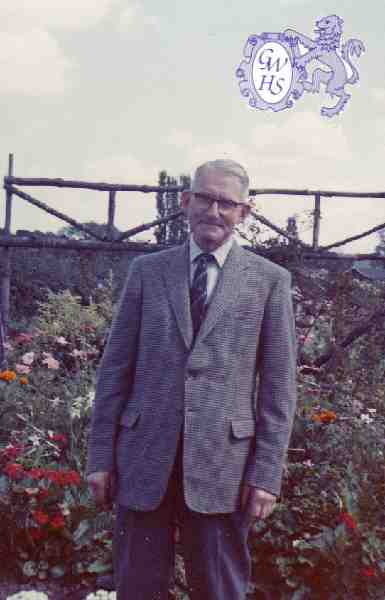 30-173 Bill Horlock at his Nursery in 1961