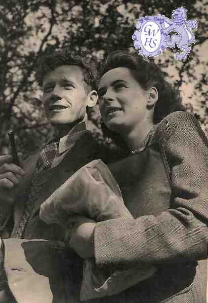 30-276 1946 08 Alan & Joyce Tailby