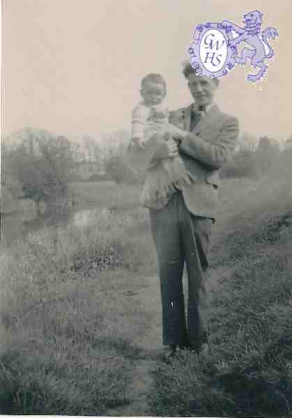 30-281 1949 May Alan and Gordon Tailby