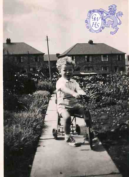 30-282 1950 gordon Tailby at Holmden Avenue