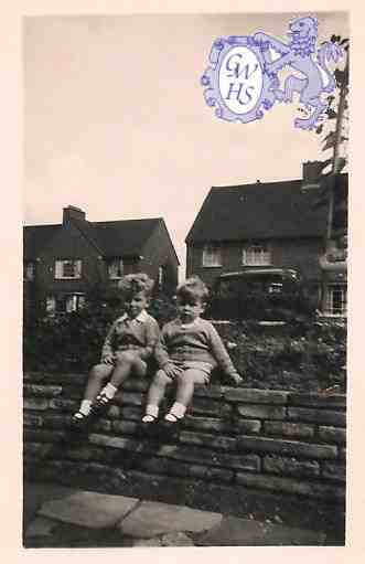 30-286 1952 gordon mike Tailby at  Holmden Avenue