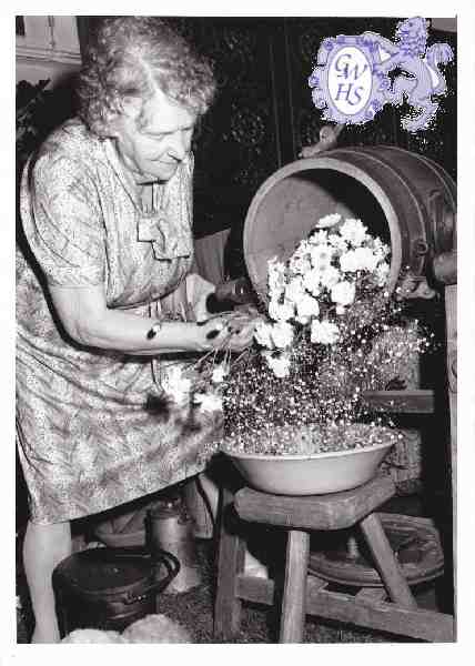 30-433 Ruth Horlock at the Wigston Flower Festival