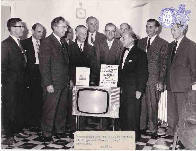 30-448 Co-operative Society Wigston presentation to George Broughton 10-2-1985