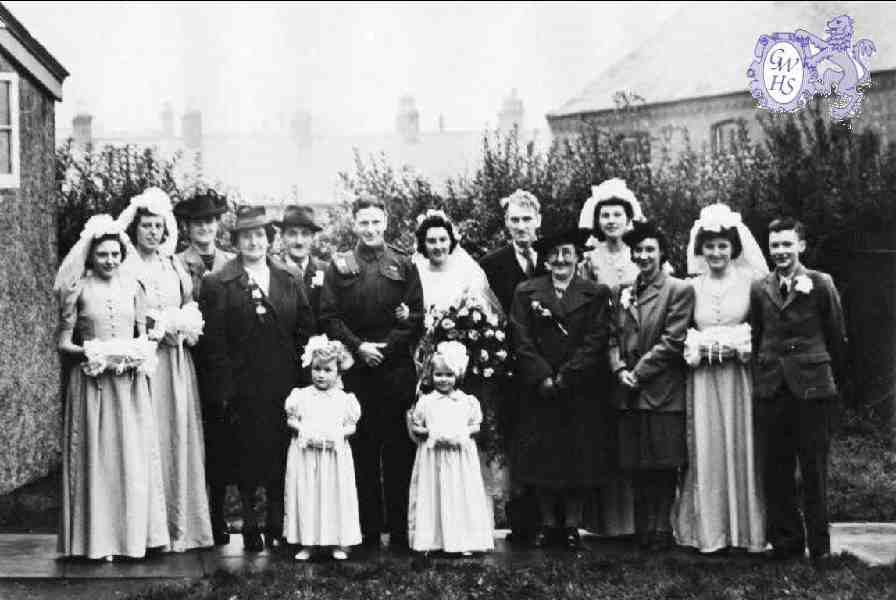 30-544 William Henry Slaney (Harry) Groom, Peggy Russell Bride  Wigston Magna