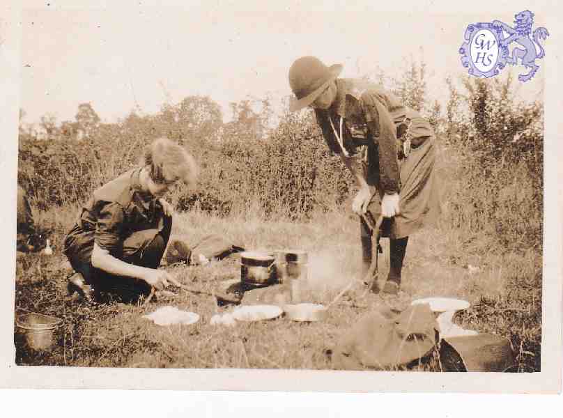 30-592 Wigston Guides Newton Lane Hike 1920's