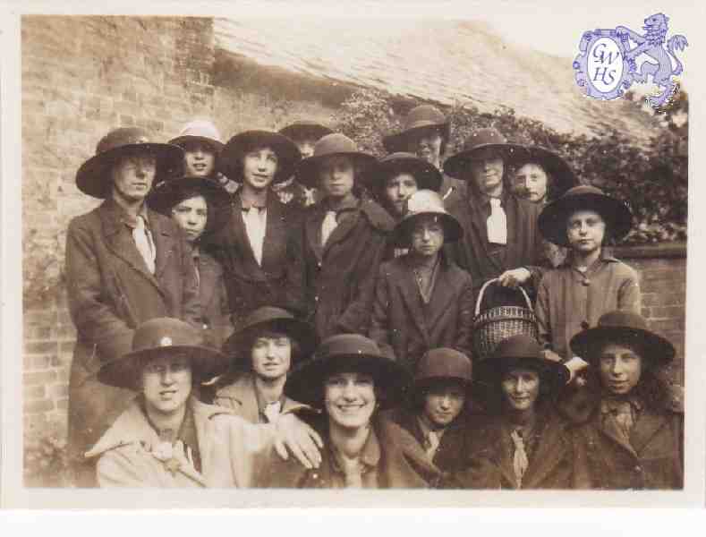 30-594 Wigston Guides Kingswood Lodge 1920's
