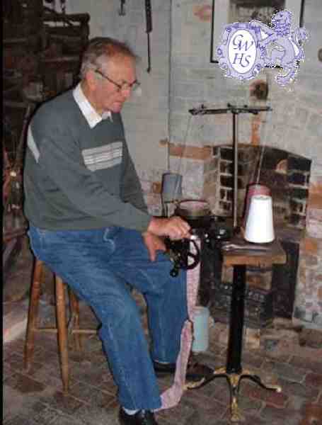 30-828 Peter Clowes working a Griswold knitting machine at the FWK Museum Wigston Magna