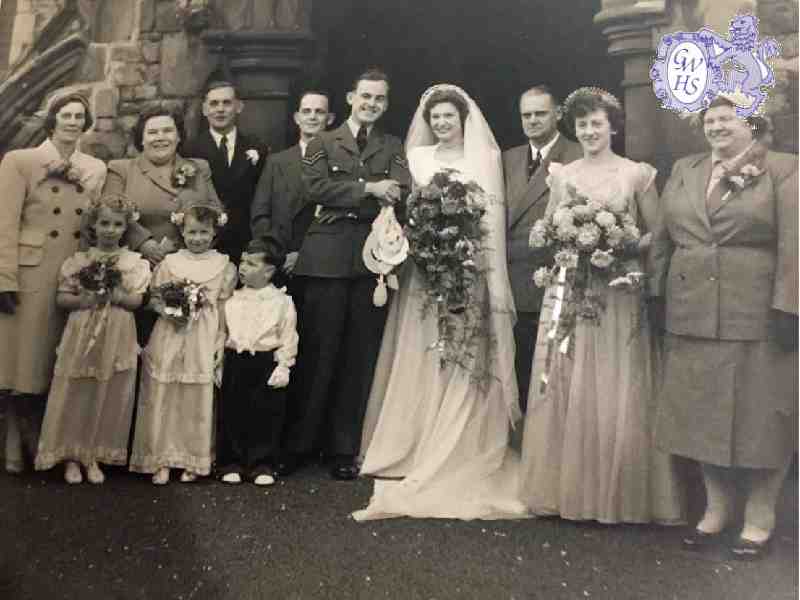 31-151 Allen family wedding at All Saints Wigston Magna