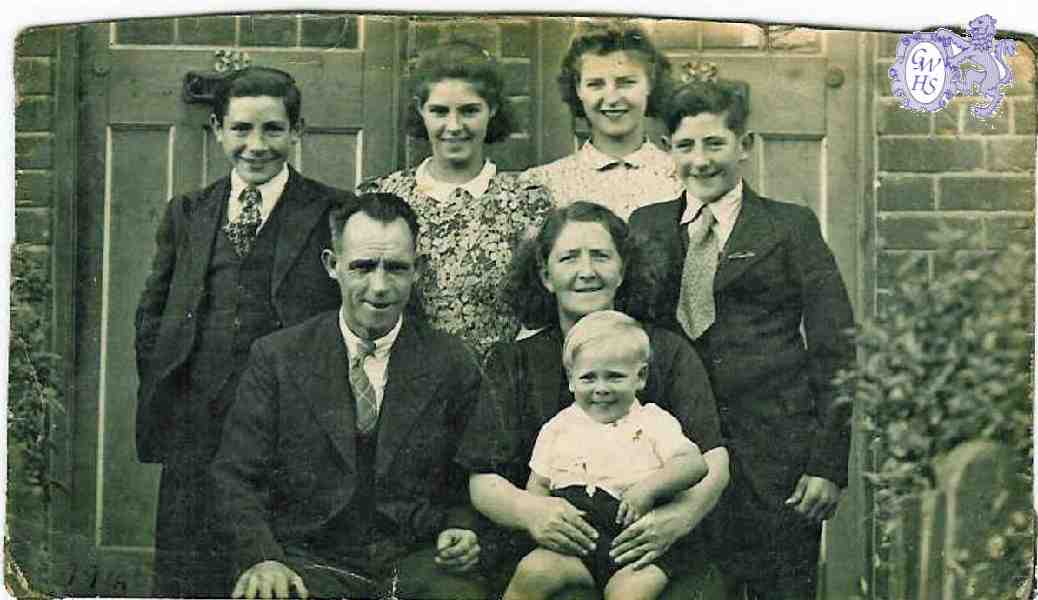 31-304 Arthur family.Outside 30 Baldwin Avenue. Around 1945-6