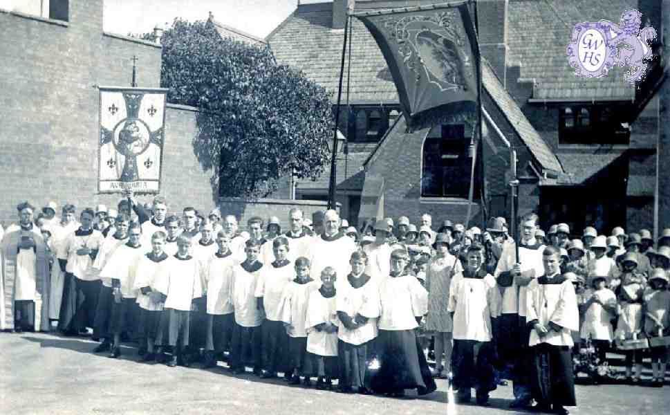 31-388 Wigston Church Sunday School assembled at Long St Wigston Magna c 1920