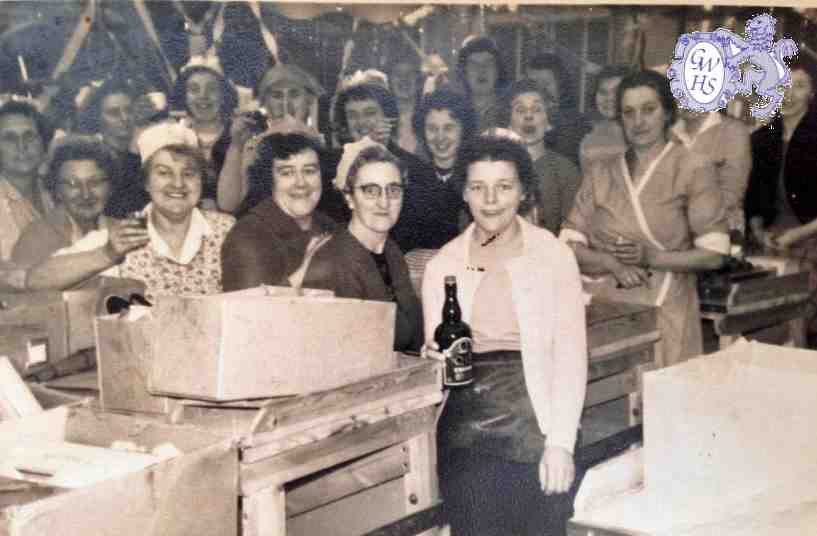 32-060 Staff at Heating Elements Moat Street Wigston Magna