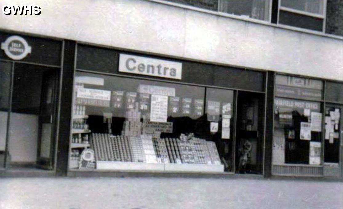33-061 Centra Grocers 2 Shire Court Fairfield Estate Wigston 1966