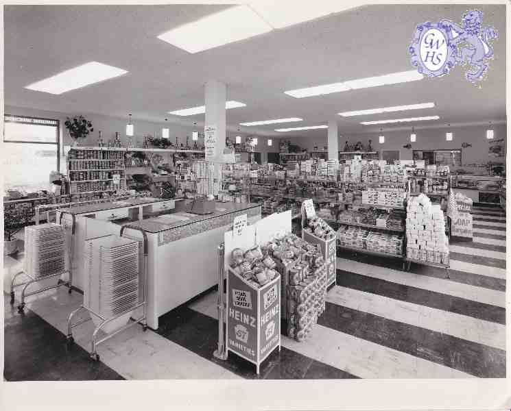 30-463 Inside the new Co-operative store on the Fairfield Estate South Wigston