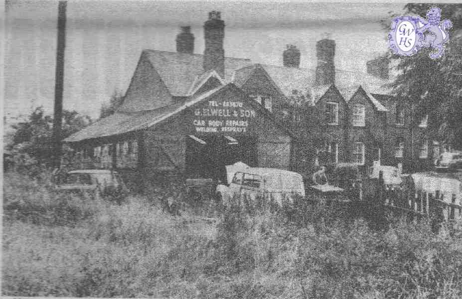 19-463 G Elwell & Son workshop on Frederick Street Wigston Magna 1971