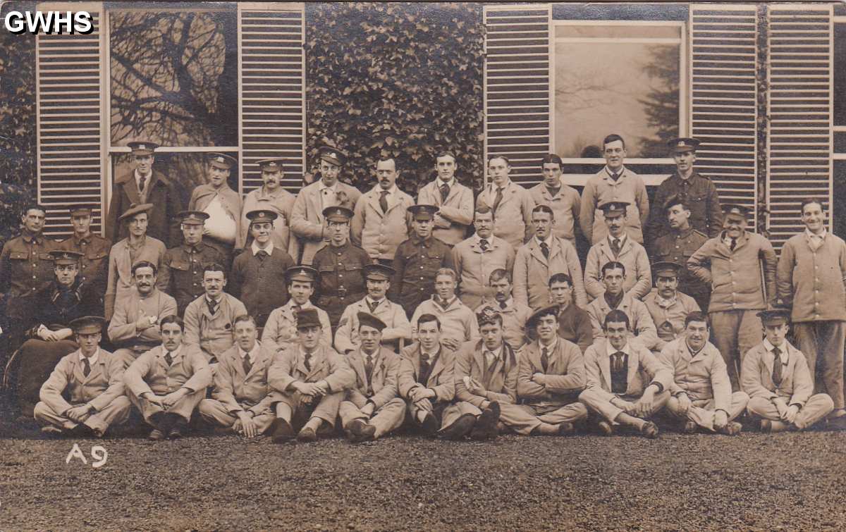 29-107 Glen Parva Barracks 1914 showing wounded soldiers