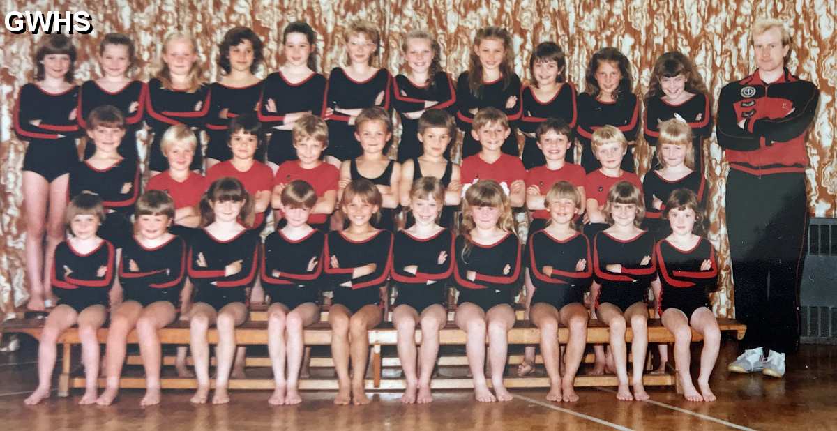 39-268 Glenmere School Gymnastics Club Wigston Magna 1983 - 1984