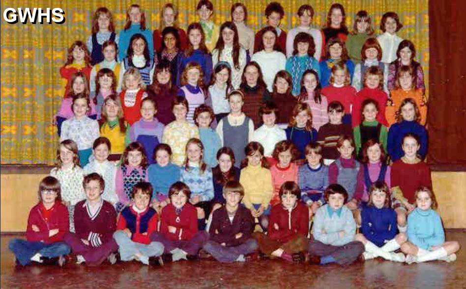 31-012 Guthlaxton class of 76 reunion