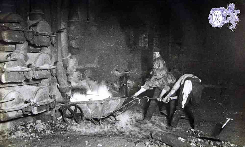 32-392 Workers stoking the fires at Wigston Gas Works - Picture from Leicestershire County Council