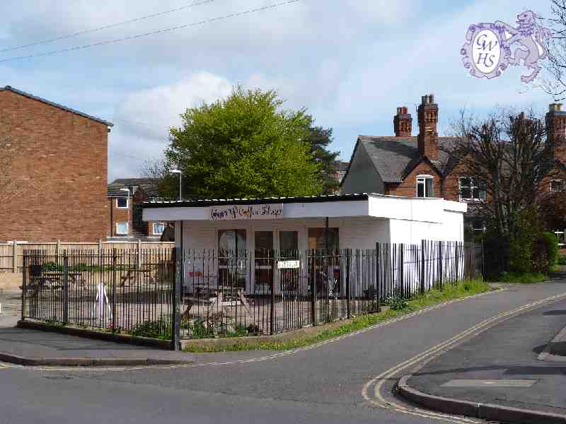 19-281 Coffee Shop at the corner of Junction Road - Spring Land and  Frederick Street  Wigston Magna April 2012