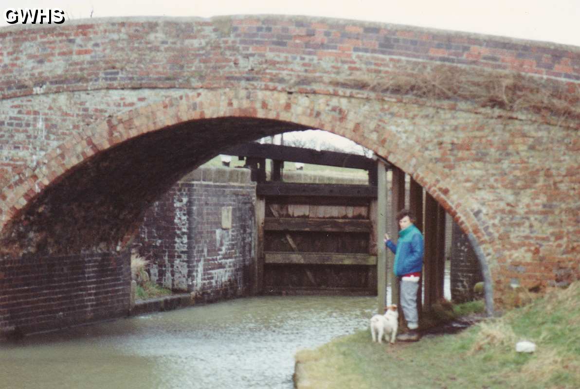10-20 Props under Langhams  Bridge 1990
