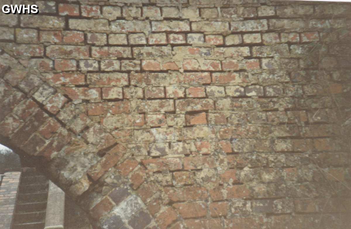 10-23 Detail brickwork on Tythorn Bridge