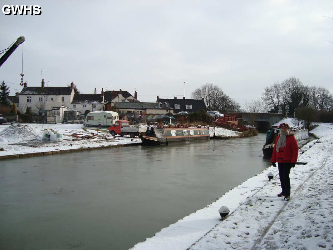 14-091 Kilby Bridge wharf Feb 2010 1