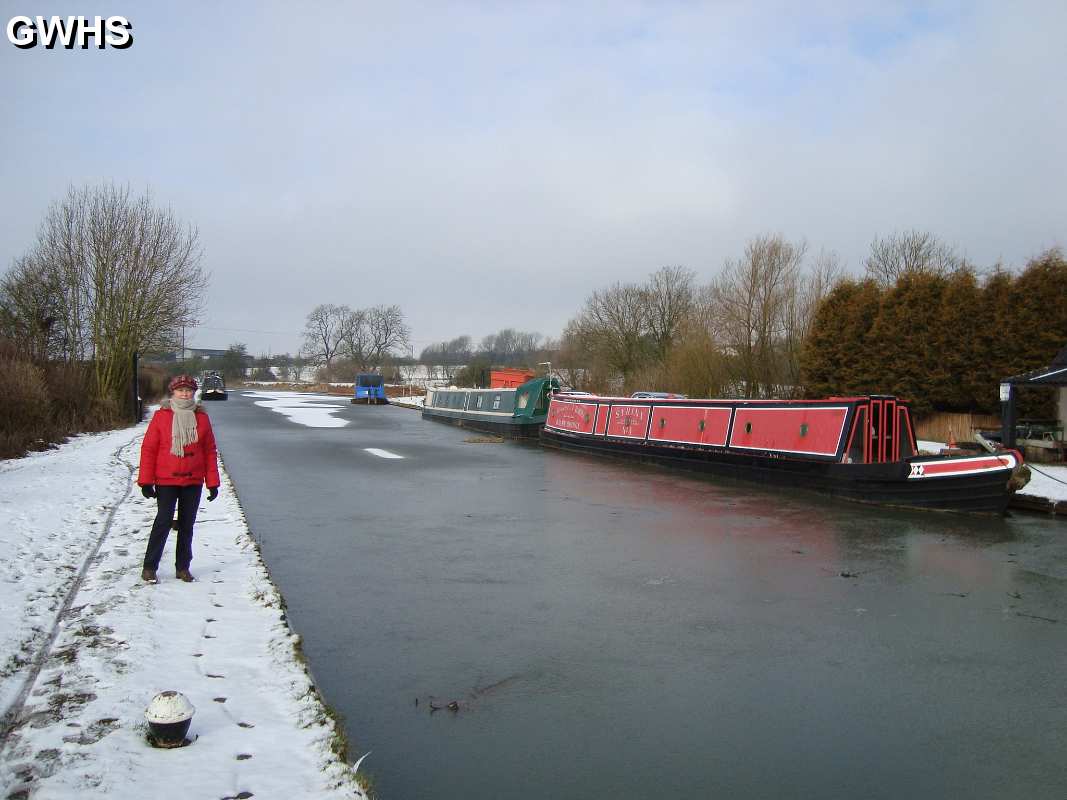 14-094 Canal at Kilby Bridge looking towards Leicester Feb 2010 1