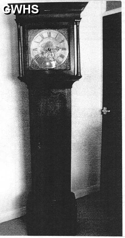 15-032 Clock from the Navigation Inn Kilby Bridge now in the possession of John Walden