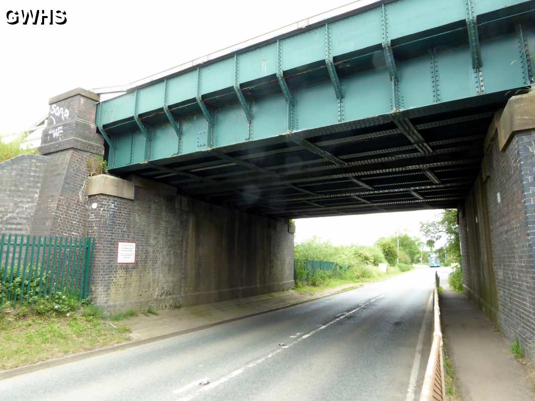 29-042 Railway Bridge at Kilby Bridge June 2015