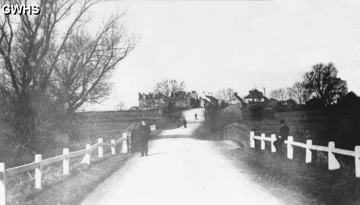 8-316a Kilby Road in 1913 looking towards Kilby Bridge and Wigston Magna before major rebuilding 1935