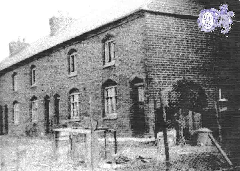 14-119 Monkey Row Kilby Bridge demolished 1968