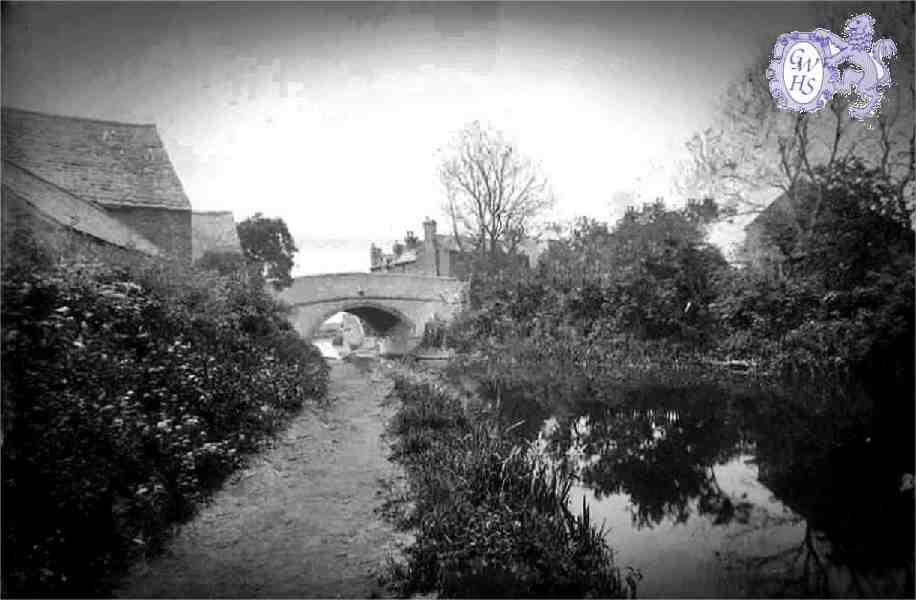26-490a Kilby Bridge c 1950