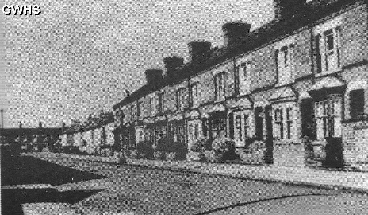 24-041 Leopold Street looking towards Kirkdale Road South Wigston c 1935