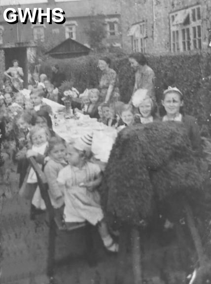 34-001 Victory in Europe party at the top of Leopold Street South Wigston