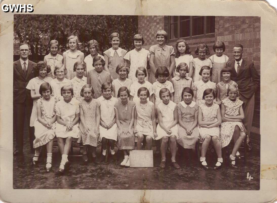 25-082 National School Church of England Long Street Wigston Magna 1933