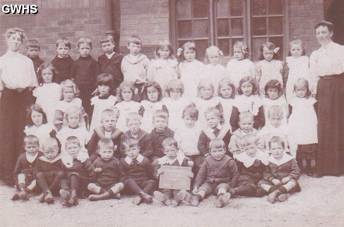29-685 Church of England School Long Street Wigston Magna 1903