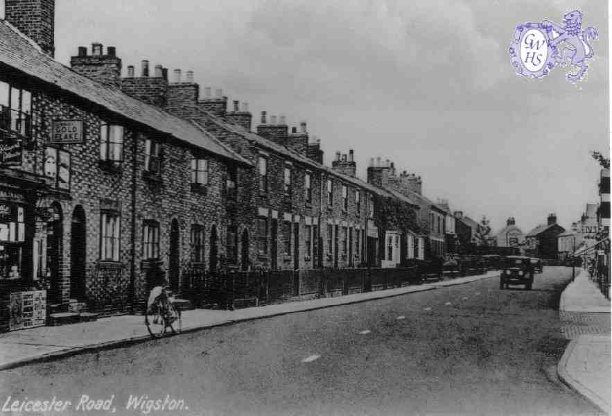 23-007 Leicester Road looking north Bell Inn in the distance Wigston Magna 1930